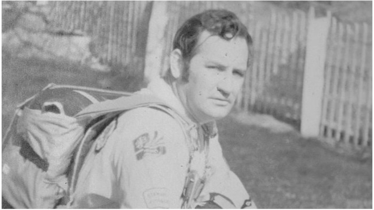 WOAYNewsWatch's tweet photo. The man often referred to as "Father of Bridge Day," Burton Ervin finally got the recognition he deserves for being a pioneer in extreme bravery. Ervin was the first person to BASE jump off of the New River Gorge Bridge in late 1979. #FayetteCounty #WOAY
https://t.co/Y57UWzLSBD https://t.co/KMpBX3WWH6