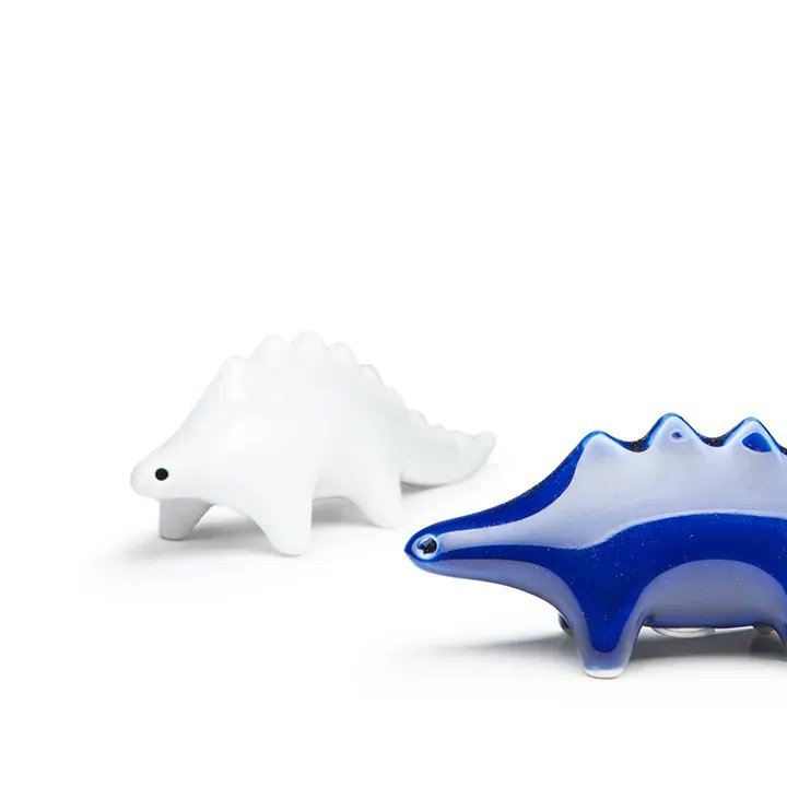 MaiaMing's tweet photo. Back in stock! Who says you can't play with your food? Dinosaur salt and pepper shakers to spice up your table settings.
#dino #dinosaursculpture #contemporarytableware #collectible #etsyseller #differencemakesus #playwithyourfood #modernceramics #whimsy #maiamingdesigns https://t.co/ViuG48q7jy
