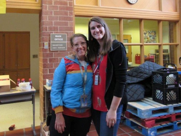 Good in the ‘Hood Food Shelf-In-A-Box at Hmong International Academy.
Located at the Hmong International Academy, the Good in the ‘Hood Food Shelf-In-A Box mobile pop-up style food shelf in Minneapolis, serves 30 families which represent about 200 children each month.