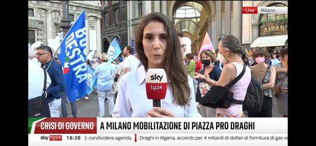 BuonaDestra's tweet photo. La Buona Destra sta con Draghi a #Milano #avanticonDraghi @Filippo_Rossi @YBrioschi  @LuisaVolpicelli @ScimecaStefano  @FelicitaJirillo @alessperu @energieper @corinna_marzi @michgiardino68 @LucaPalatucci @ennebici @enzoraisi @AlbertoDErasmo1 @AbbadessaPietro @GiuseppeRomito https://t.co/3QzM021I9l