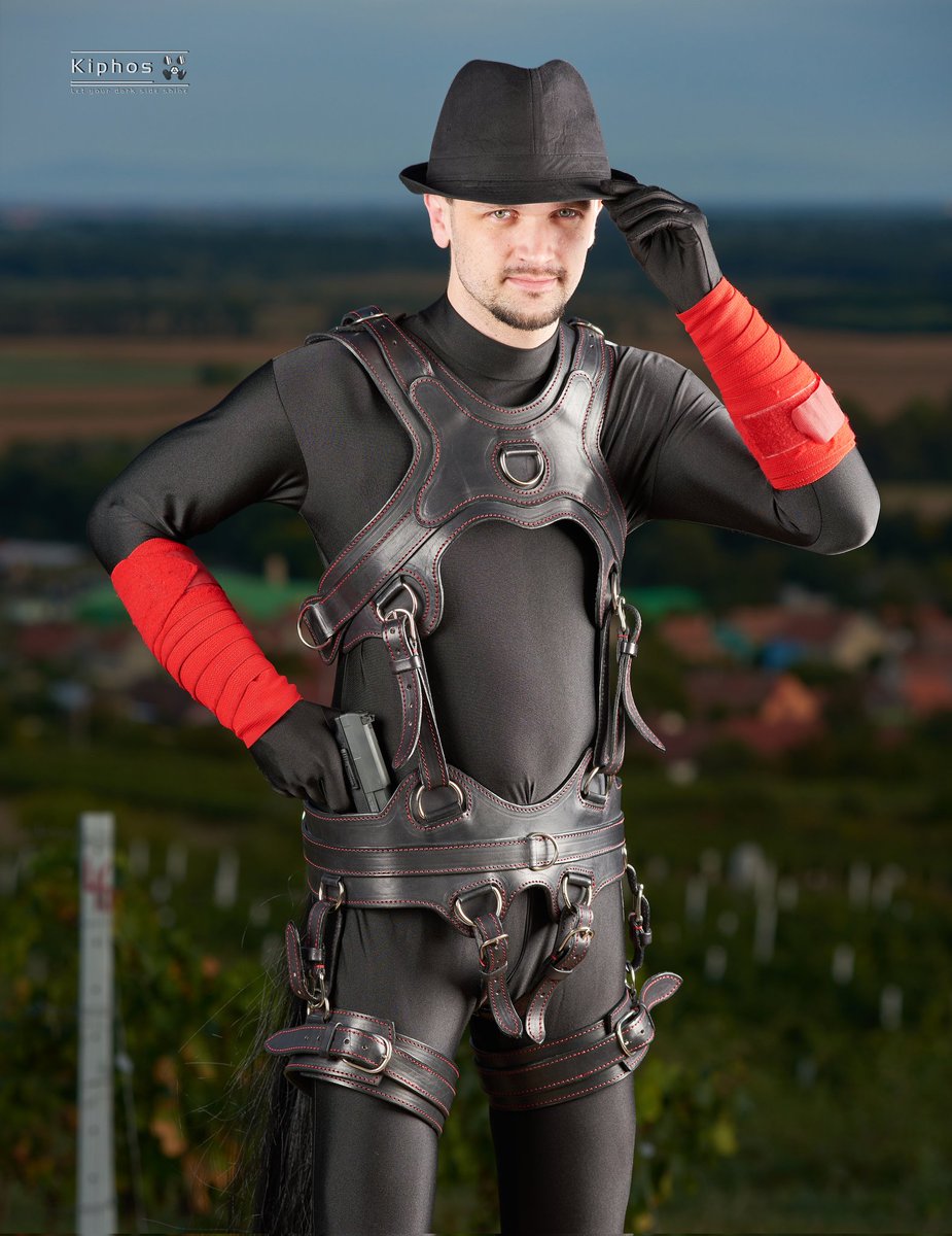 Ertamus_TheLatexHorse tweet media