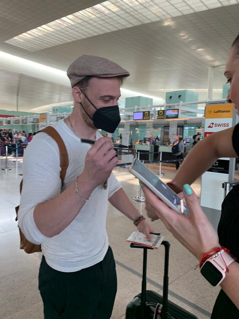 Cmvc_Bursin's tweet photo. Los sueños se cumplen...pero pueden pasar horas y días, que yo seguiré soñando mucho tiempo.
Gracias por ser la persona más increíble y especial del mundo. 
Te adoro ❤️ te amo @KeremBursin
Gracias por tanto 💘🥺 https://t.co/TlVC2oivKd