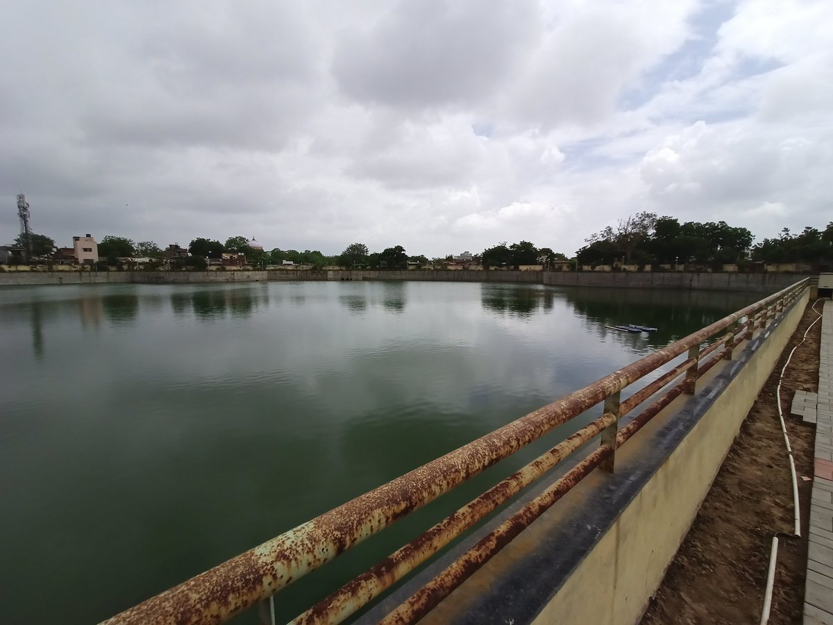 Tirthraj1920's tweet photo. Day 4: Utilising the time for the betterment of the society @ Vatva Village Lake...
#MissionAmritSarovar #Vatvavillagelake
 #AICTE 
#aicteinternship 
#asoit 
#moHUA https://t.co/C0VbaalX0T