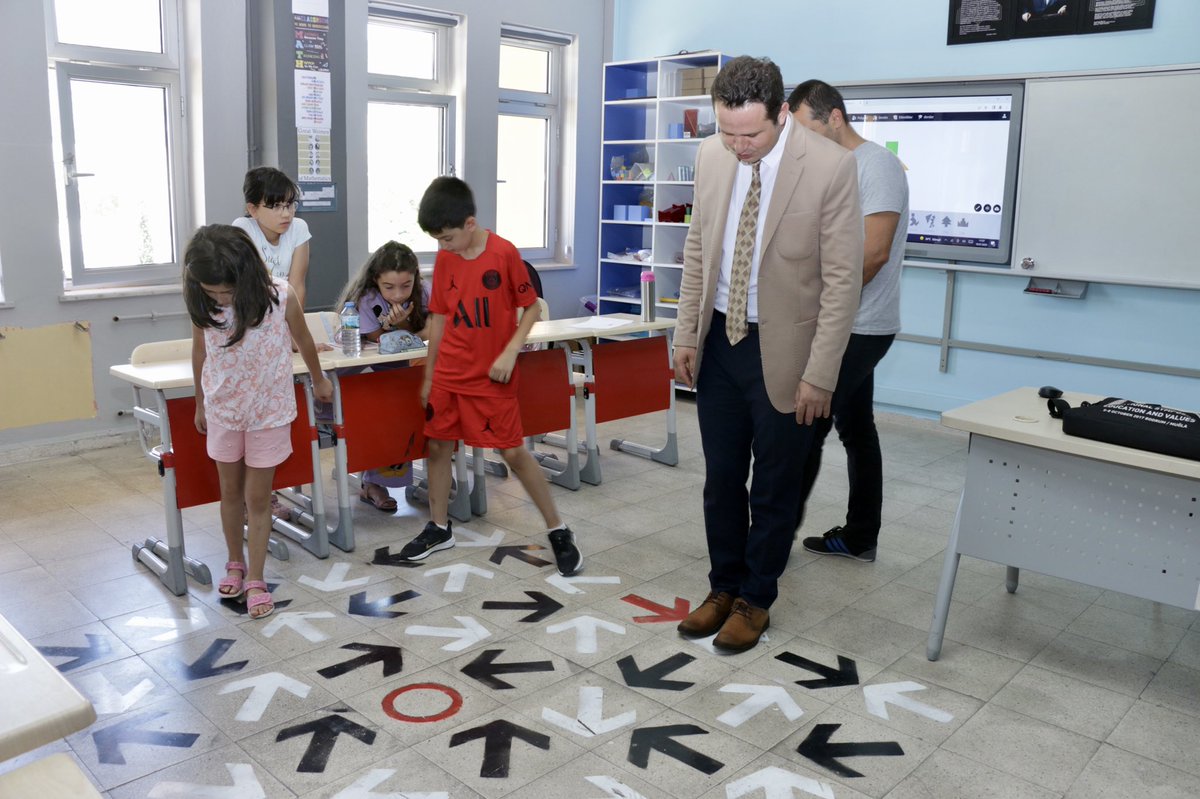 📢BİLSEM YAZ OKULU BAŞLADI

<a href="/tcmeb/">Millî Eğitim Bakanlığı</a> tarafından tüm öğrencilerimize yönelik planlanan Yaz Okulu, ilimiz genelinde faaliyet gösteren Bilim ve Sanat Merkezlerimizde başladı.

İl Milli Eğitim Müdürümüz Sn. <a href="/emrecay55/">Emre ÇAY</a>, <a href="/MuglaBilsem/">Muğla BİLSEM</a>’i ziyaret ederek öğrencilerimizle bir araya geldi.