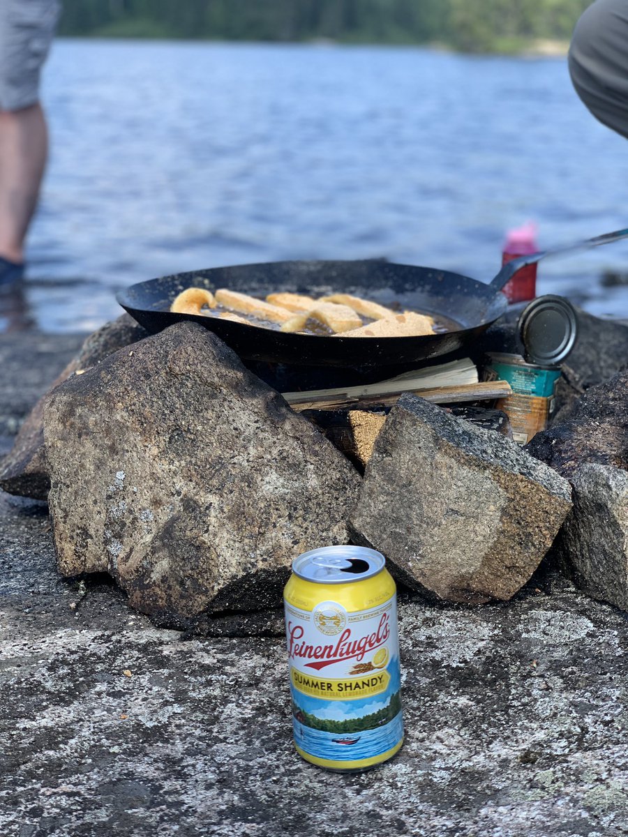 JeffJanssen2's tweet photo. I found that Summer Shandy is best served with fresh Canadian walleye cooked over an open fire! @DickLeinie @Leinenkugels #FlyinFishing #SoGood https://t.co/cd04n6zfeI