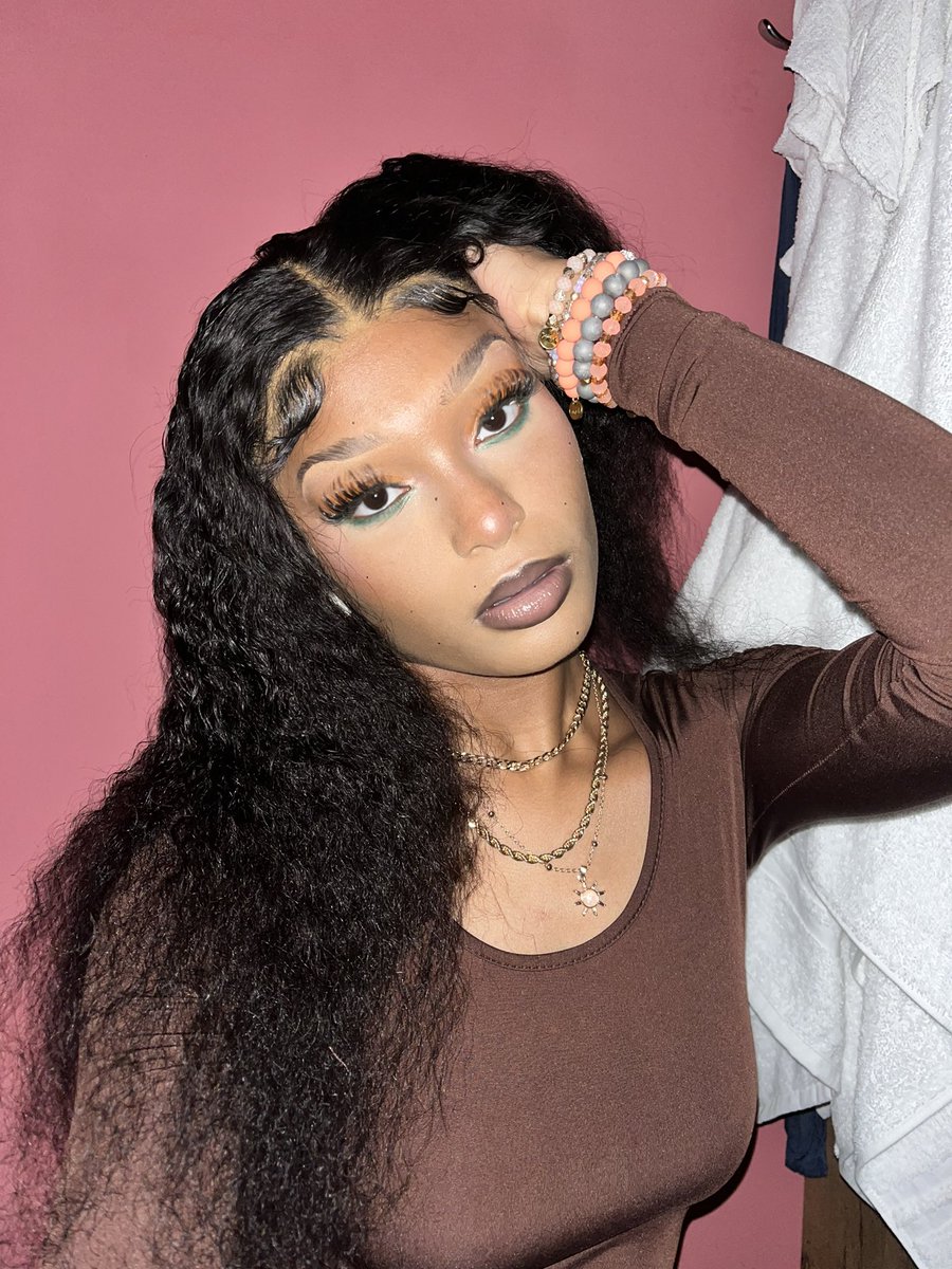 KelNichelle's tweet photo. #WhosWhoofASU
⁃Kellss🦋
⁃🫣BIG SOFYEEEEE🫣
⁃Psych Major🧠
⁃Junior ‘24✨
⁃Greenville, MS🫠 https://t.co/Nq6HIcZy45