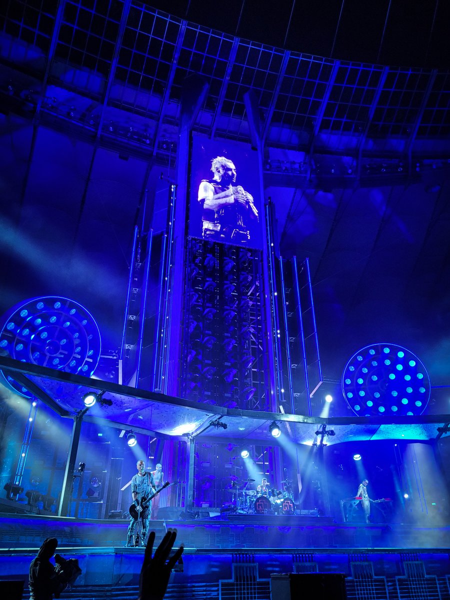 mbad22's tweet photo. #Rammstein     #RammsteinWarsaw 🤘 https://t.co/jZ5GVz3Ley