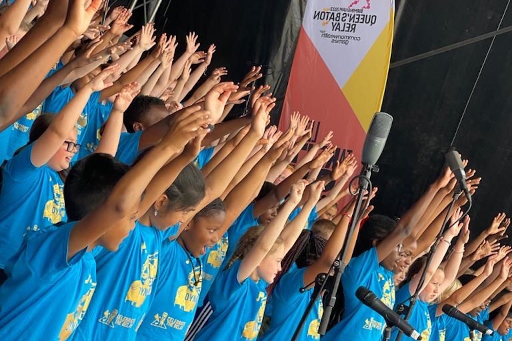 SouthLeedsLife's tweet photo. Children from #BelleIsle and #Hunslet were at the heart of the Queen's Baton celebrations in Millennium Square
https://t.co/CF78xIARJD https://t.co/i6lshxc4ib