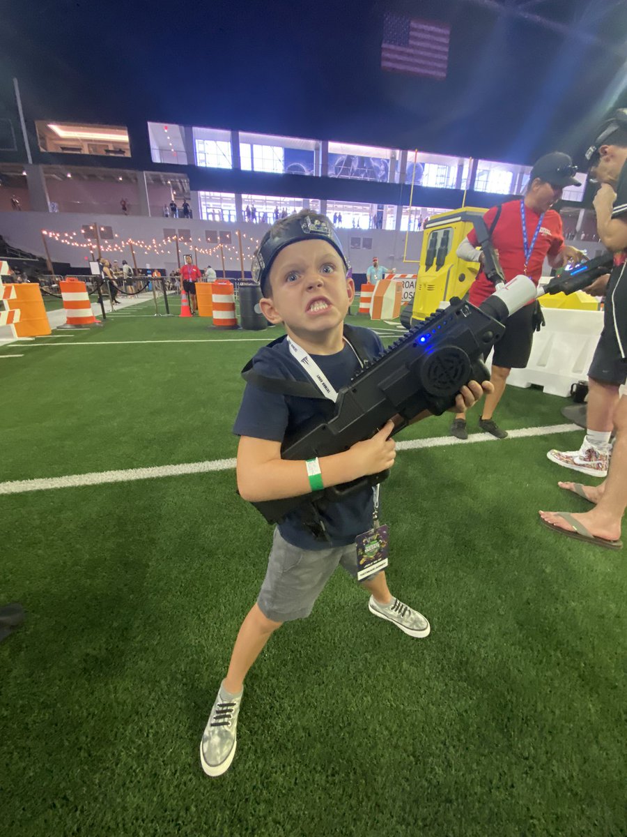 joonesyyy's tweet photo. Had a blast at #TatmanTailgate https://t.co/a4kcLS9Pko
