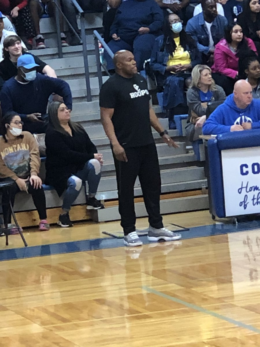 CoachSnell's tweet photo. I accept the challenge and nominate 
@matt_jack5on @philmccaslin @Coach_Garcia12 
to post a picture of themselves coaching in the next 24 hours or donate 20$ to a charity of their choice https://t.co/lGGPsphhNj