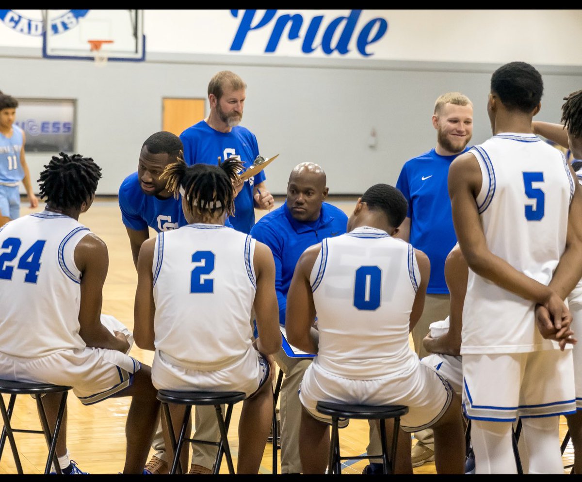 CoachSnell's tweet photo. I accept the challenge and nominate 
@matt_jack5on @philmccaslin @Coach_Garcia12 
to post a picture of themselves coaching in the next 24 hours or donate 20$ to a charity of their choice https://t.co/lGGPsphhNj