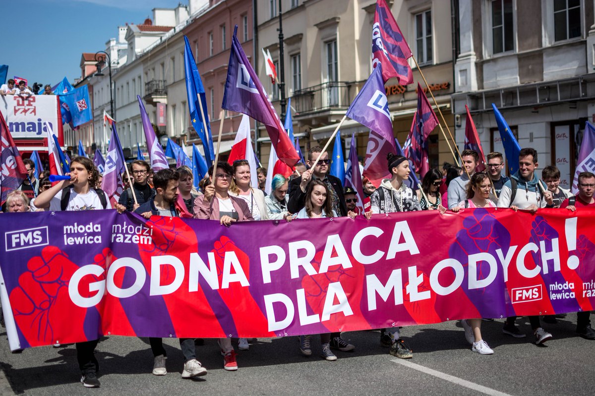 m_tyrawski's tweet photo. Mija mój rok w @mlodalewica_! 🥳

Prowadzenie konferencji prasowych, protestów, przemawianie z mównicy senackiej czy współpraca z posłankami – żadna inna organizacja młodzieżowa nie otwiera takich możliwości młodym ludziom!

Chcesz zmieniać Polskę na lepsze? Dołącz do nas! ❤️ https://t.co/YH7xQMsOXA