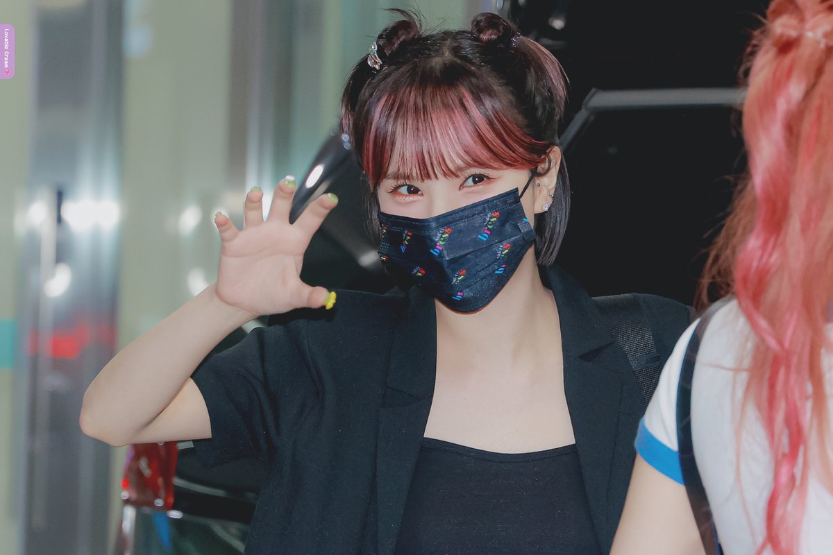 lovable_cream's tweet photo. 220716 말티쥬😠🙂✌️  #은하 #EUNHA #비비지 #VIVIZ https://t.co/G728DNRQbE
