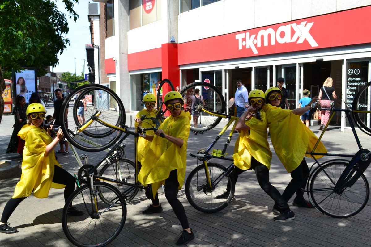 htravelactive's tweet image. A fantastic performance by the @bicycleballet team yesterday at the Keeping Hounslow Safe event ! Thank you so for attending!🚲🩰
