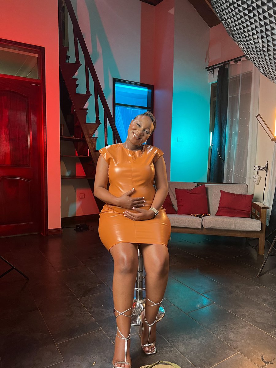 Judithiana's tweet photo. The official host and the Co-host are on air right now on @PearlMagicPrime & @PearlMagicTV The show is called #Jechili for a reason. Tune in right now !!! https://t.co/7oMMH0J6kD