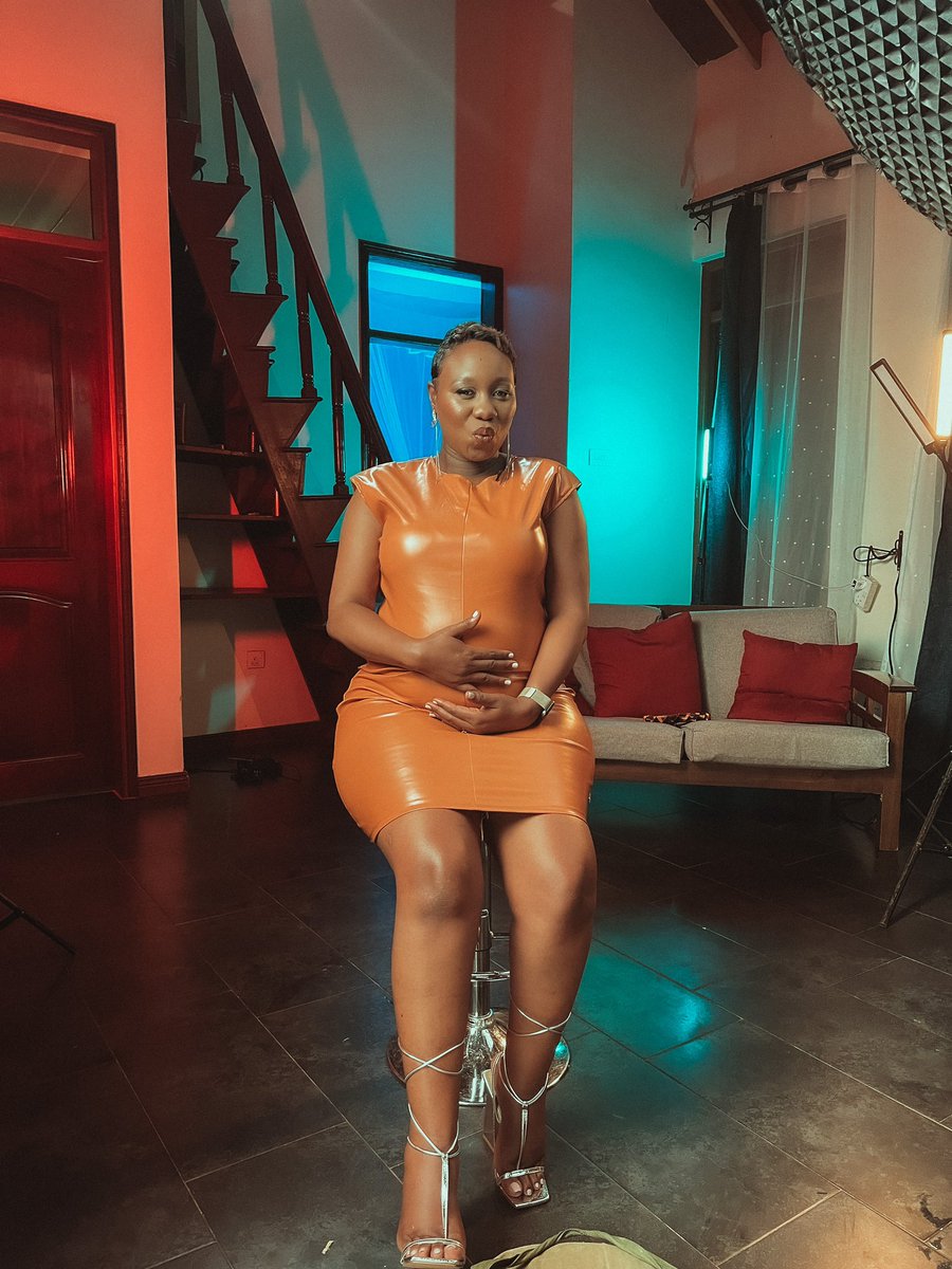 Judithiana's tweet photo. The official host and the Co-host are on air right now on @PearlMagicPrime & @PearlMagicTV The show is called #Jechili for a reason. Tune in right now !!! https://t.co/7oMMH0J6kD