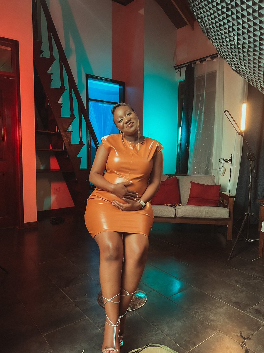 Judithiana's tweet photo. The official host and the Co-host are on air right now on @PearlMagicPrime & @PearlMagicTV The show is called #Jechili for a reason. Tune in right now !!! https://t.co/7oMMH0J6kD