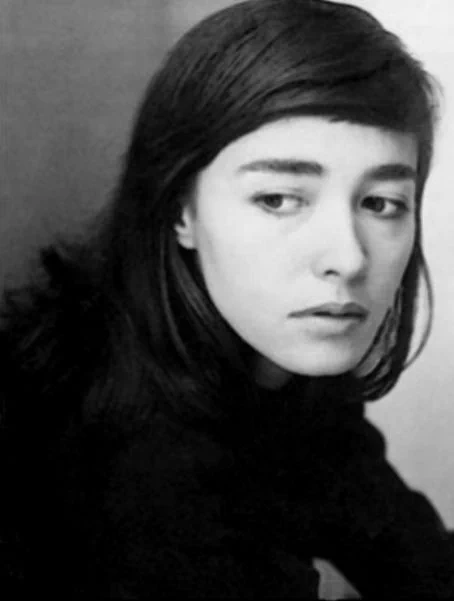 I found irl Eve, mexican actress Pina Pellicer :0 