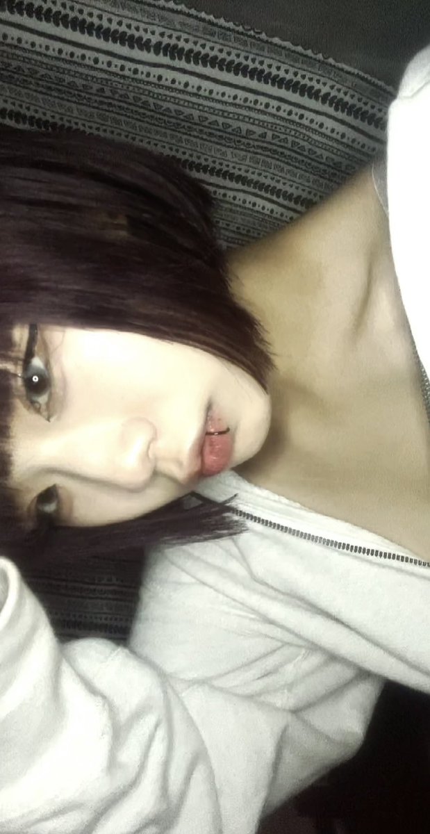 raicha___122's tweet photo. 明日も仕事だ死にたい頑張る https://t.co/VAhWBUs0Gm