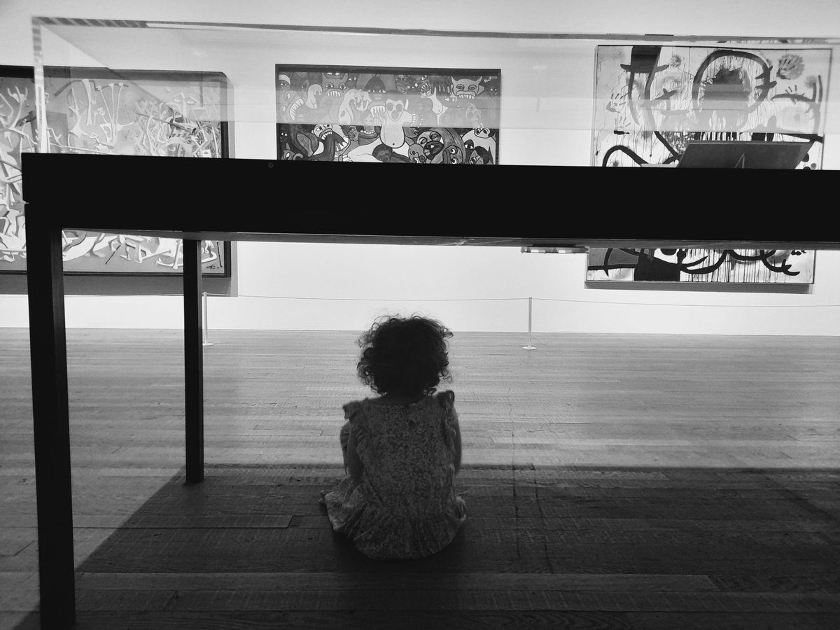 mog21's tweet photo. From despair to delight - the joys of visiting @tate with a four year old! #SURREALISM #exhibition #agnesmartin #modernart #abstractart #tatemodern #dancingforjoy #womenartists https://t.co/aUtwoUrSfY