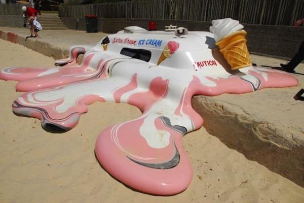 Went outside to get an icecream & found this. 🤣

#IceCreamDay #UKHeatwave #Heatwave2022