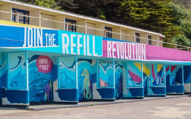 EarthActionND's tweet photo. Not to state the obvious, but it’s HOT out there today!!! 🥵

Staying hydrated is especially important in this weather, so how do we look after ourselves as well as the planet? 🌍

Refillable #waterbottles are an easy win - download the @CitytoSea_ @Refill app and stay cool! https://t.co/BgYxnSsEan