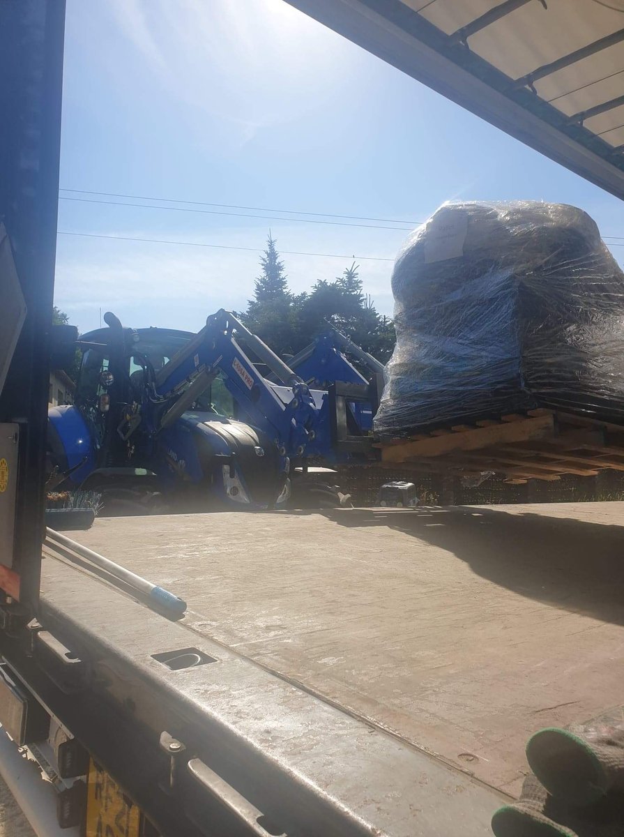 PurrfectUk's tweet photo. @ShropsCatRescue #PawsForUkraine Has arrived safely and unloaded Wuh huh https://t.co/SLuZspwbVD