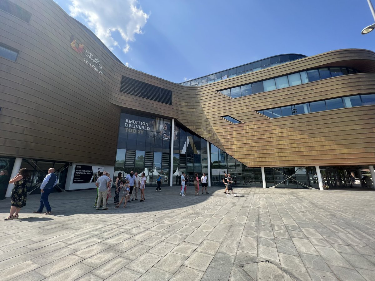 TeessideUni's tweet photo. Campus is looking glorious as we celebrate another day of #TUGrad 🎓☀️ https://t.co/af5gFZtNeP