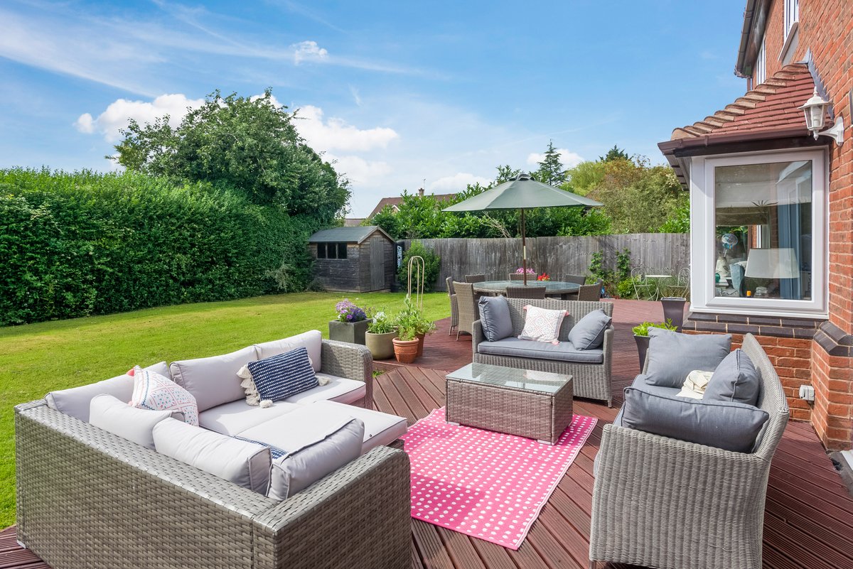 Peter Clarke & Co tweet media