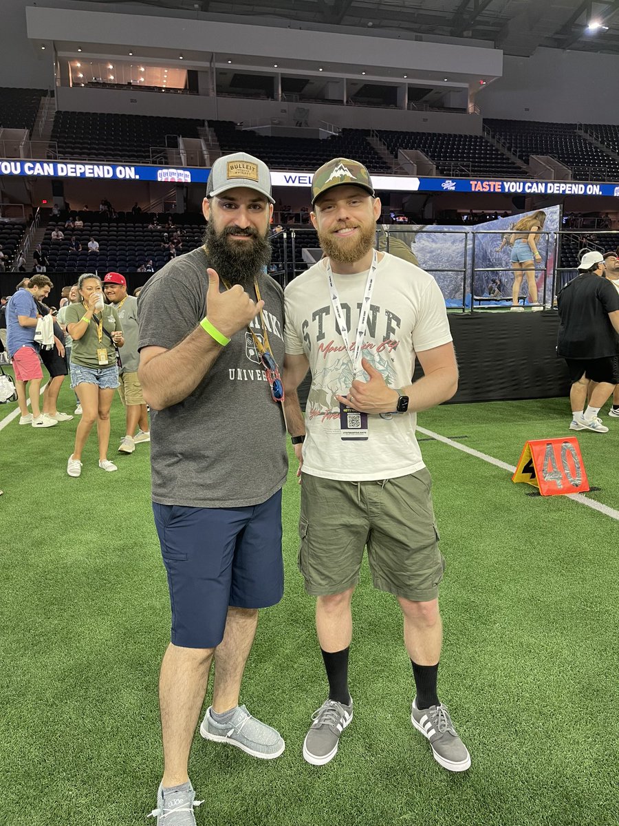 WhiskeeNate's tweet photo. @StoneMountain64 @timthetatman Honor to meet the C.O. Much love. https://t.co/Rph78uG1PC