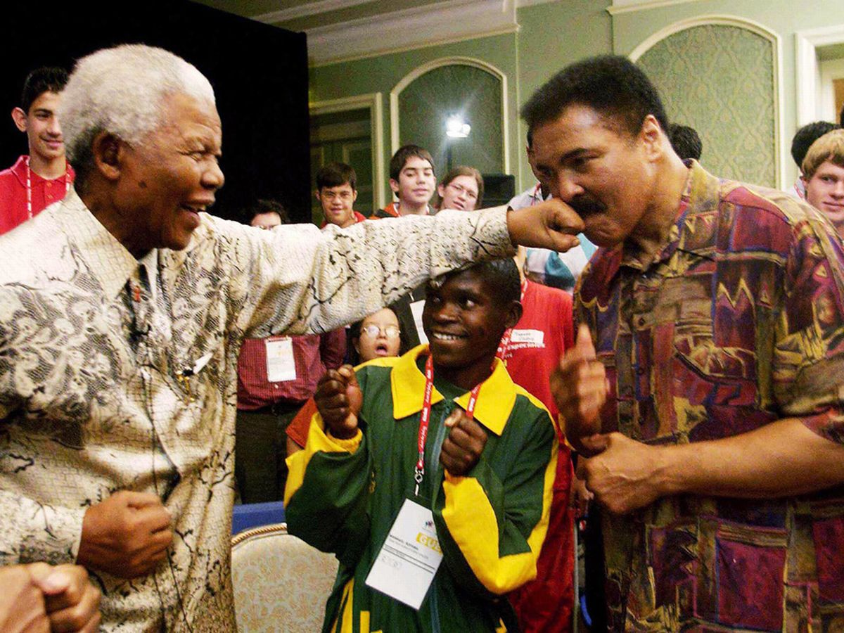AliCenter's tweet photo. "What I will remember most about Mr. Mandela is that he was a man whose heart, soul &amp; spirit could not be contained or restrained by racial &amp; economic injustices, metal bars or the burden of hate and revenge. He taught us forgiveness on a grand scale." - Muhammad Ali

#MandelaDay https://t.co/nUA7H5oeoB