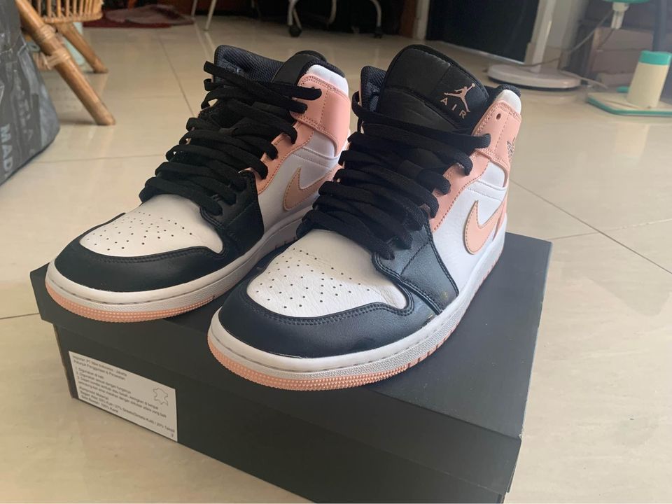 kingdkenji's tweet photo. saya menjual barang pribadi saya kondisi layaknya baru karena jarang sekali di pakai
AIR JORDAN 1 RETRO HIGH OG "LIGHT FUSION RED" size 43 like new
AIR JORDAN 1 MID "CRIMSON TINT" size 43 like new
Puma ST Activate running Grey size 43 baru
NIKE M NK OC SSNL FRAN SWSH TEE size M https://t.co/hL3jz1feKg