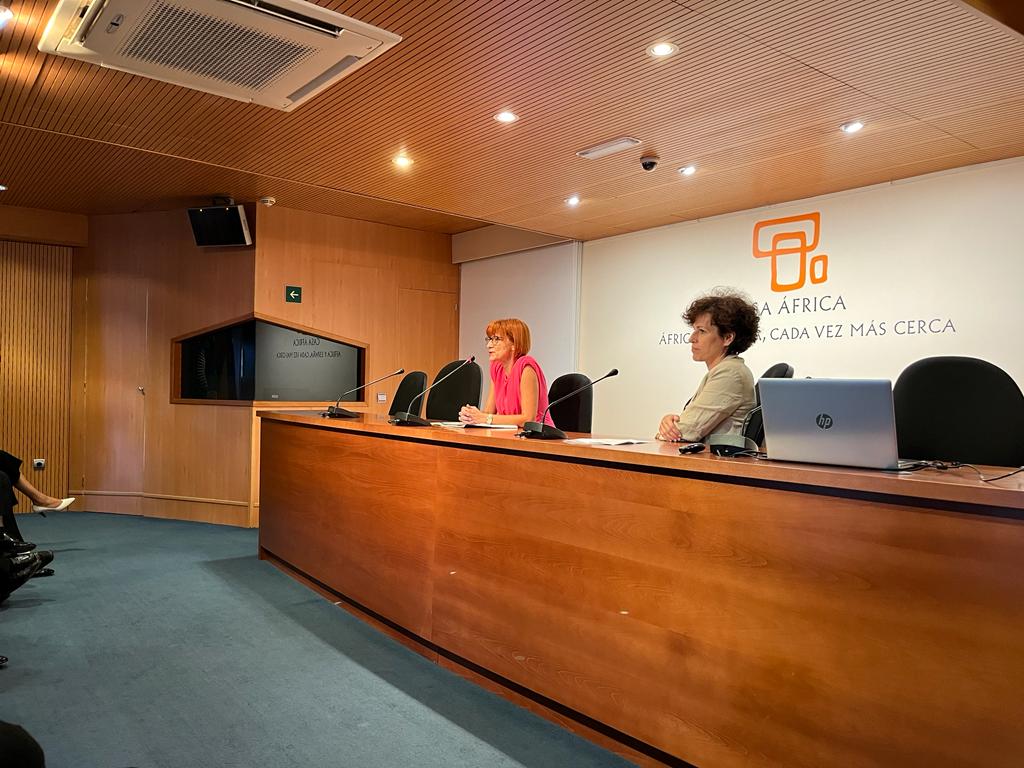 Estuvimos en Casa África, en Las Palmas de Gran Canaria, informando sobre Zona Franca de Tenerife a una nutrida representación empresarial de Ghana. Gracias a Casa África. Estrechando lazos para estrechar las relaciones económicas y comerciales. Gracias, Ghana.