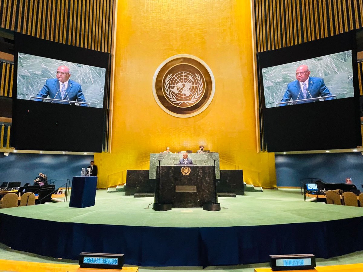 UN_PGA's tweet photo. In times of turmoil, Madiba’s life teaches us to choose dignity over humiliation, to speak up during injustice, and to forgive rather than hate.

My remarks at Informal Meeting to Commemorate Nelson #Mandela International Day 👉https://t.co/Un4t6Mdbru

#MandelaDay https://t.co/P9Wvg0p6cS