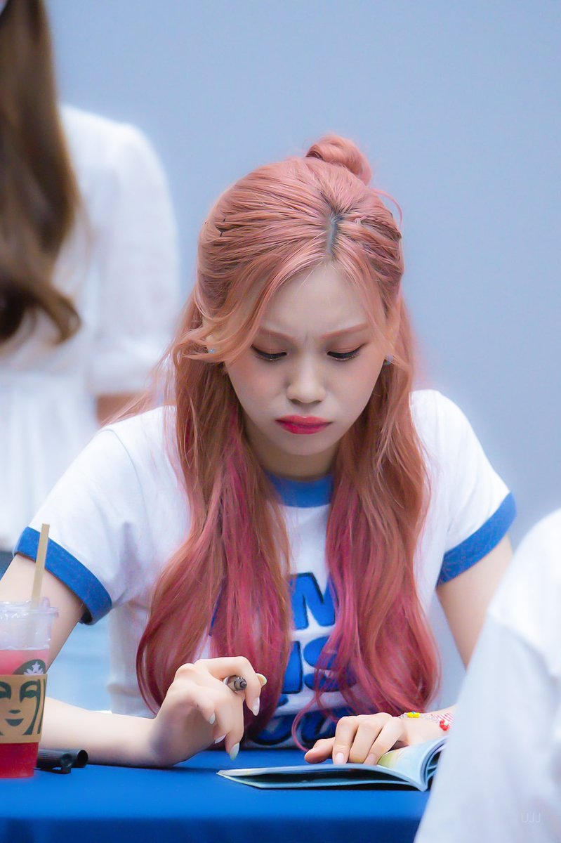 220716 팬싸 

#비비지 #VIVIZ #엄지 #UMJI #예오니