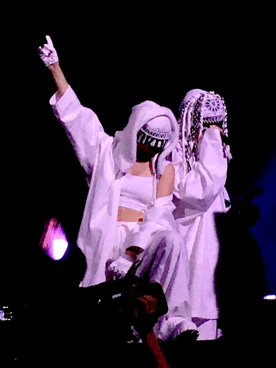 philippebebop's tweet image. blank paper, guest of honor during the french event #JapanExpo  🇫🇷 .

It's was so nice, the live on stage was crazy ! 👌
@blank_paper_jp 💊💊💊

#blankpaper  #T3R354  #C45P3R  #jrock  #jmusic #JapanExpo2022