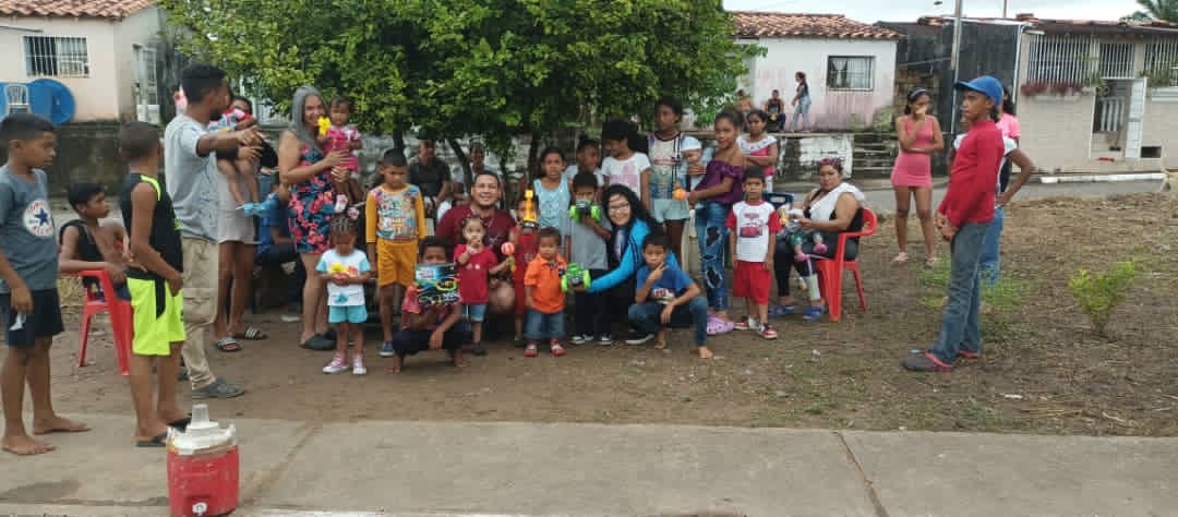 ApcCaripito's tweet photo. #GranMisiónChambaJuvenil en Caripito se unió a las celebraciones del #DiaDelNiño2022 donde en compañía del equipo político @CaripitoPsuv @jpsuvcaripito dieron alegría a los niños del sector #GuireI,donde contaron con el apoyo incondicional del gobernador @ErnestoLunaPsuv https://t.co/qWopUN9uFy