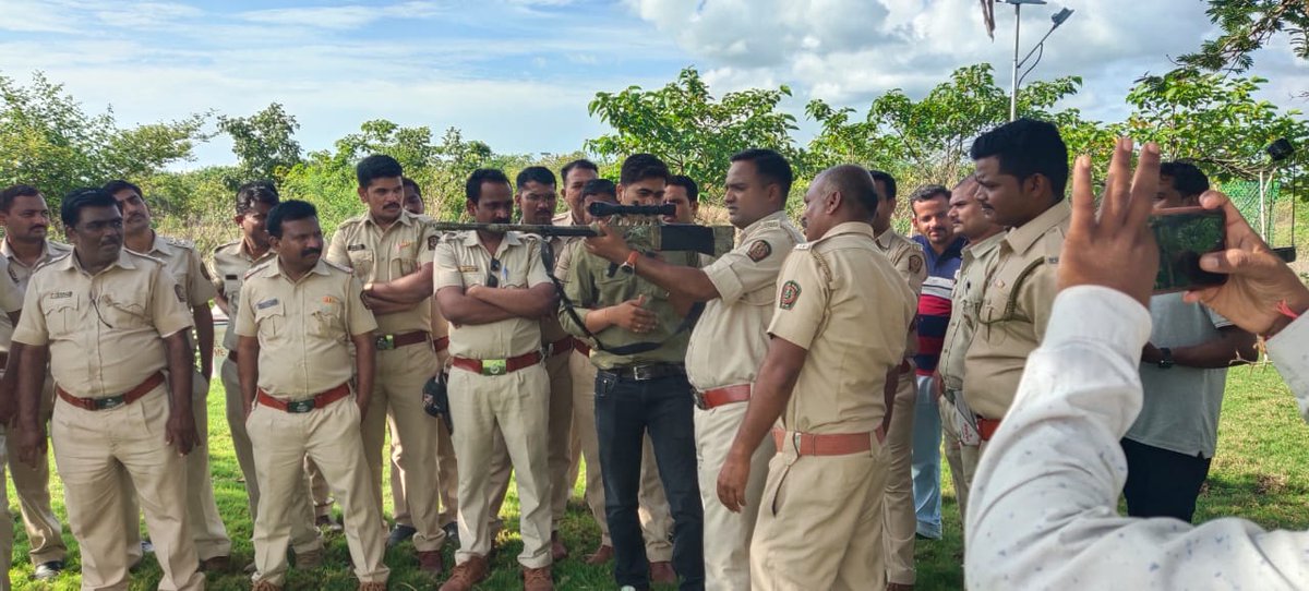 DrSwapnilSonon3's tweet photo. After a long pause due to COVID19 crises #Maharashtraforestdepartment gearing up the strengthening of #wildliferescue teams the #RRT 34th team of state,Washim forest division in Yavatmal circle added in guidance of DyCF #AnandReddy sir and CF #Ghule sir by #DrSwapnilSonone . https://t.co/weknRPqi9Z