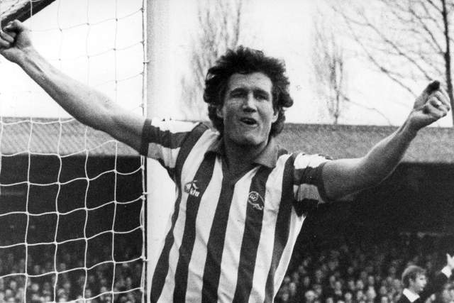 robertmdaws's tweet photo. #MickLyons. Great defender for #Everton who then went on to do similar at @swfc #swfc ( 1982-85) https://t.co/ZUaH0X0wxv