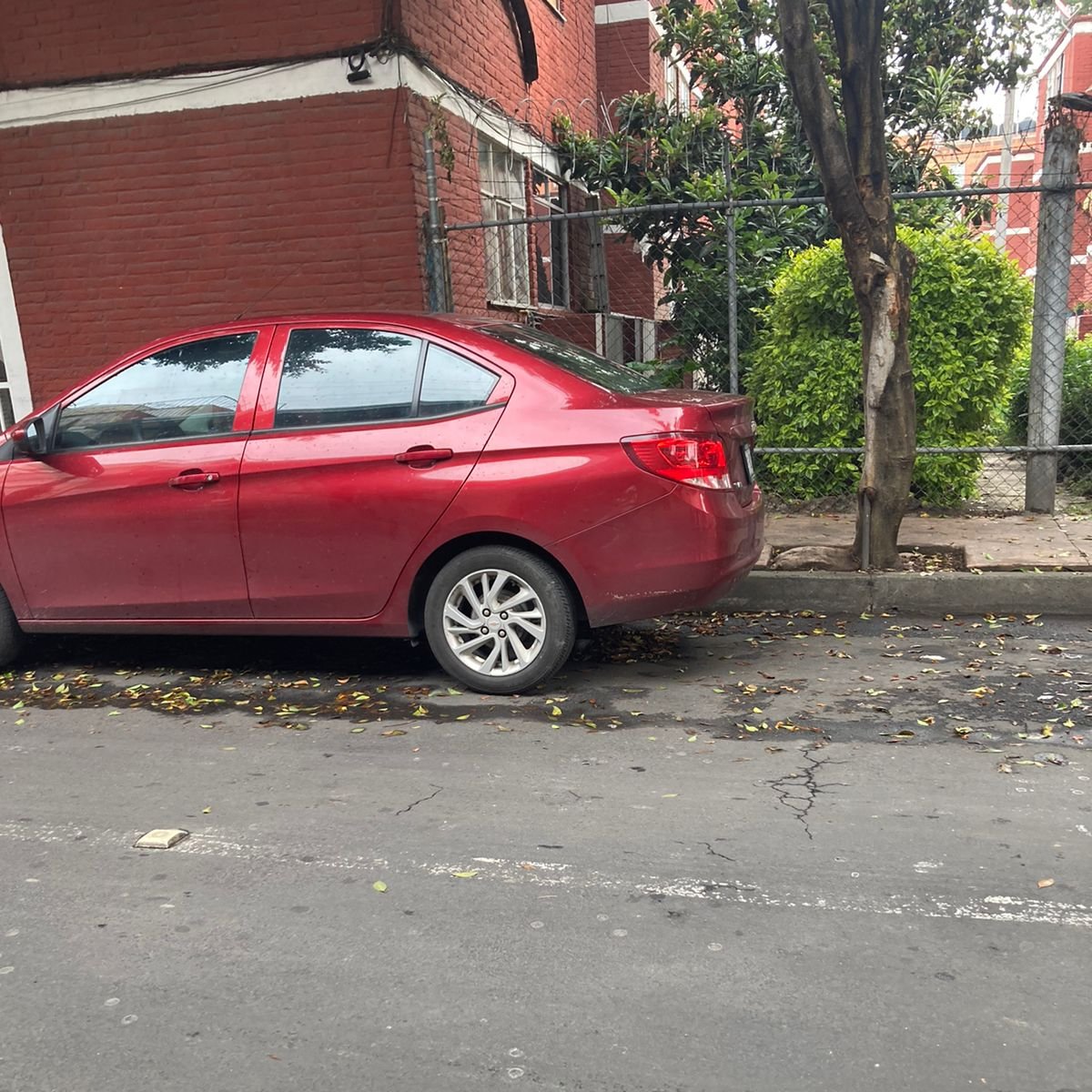 Vecinos solicitan apoyo por la presencia sospechosa de un Aveo color rojo placas X91-AXF el cual se ha presentado diversos días por la mañana a vigilar la zona y tomar fotos de vehículos y personas.

Solicitamos apoyo de <a href="/UCS_GCDMX/">Unidad de Contacto del Secretario SSC CDMX</a> <a href="/OVIALCDMX/">OVIAL_SSCCDMX</a> <a href="/AlcaldiaMHmx/">Alcaldía Miguel Hidalgo</a> <a href="/SSC_CDMX/">SSC CDMX</a> URGENTE.