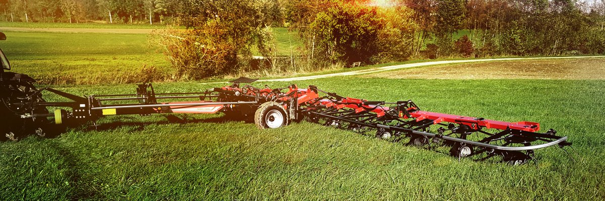 KvernelandGroup's tweet photo. Nearly 16m tedding width, outstanding ground following and transport width below 3m
#Vicon #Fanex #MyWayofFarming #ThinkDifferentThinkAhead
https://t.co/xuoFl1Jcm4 https://t.co/TJG5tAFEI3