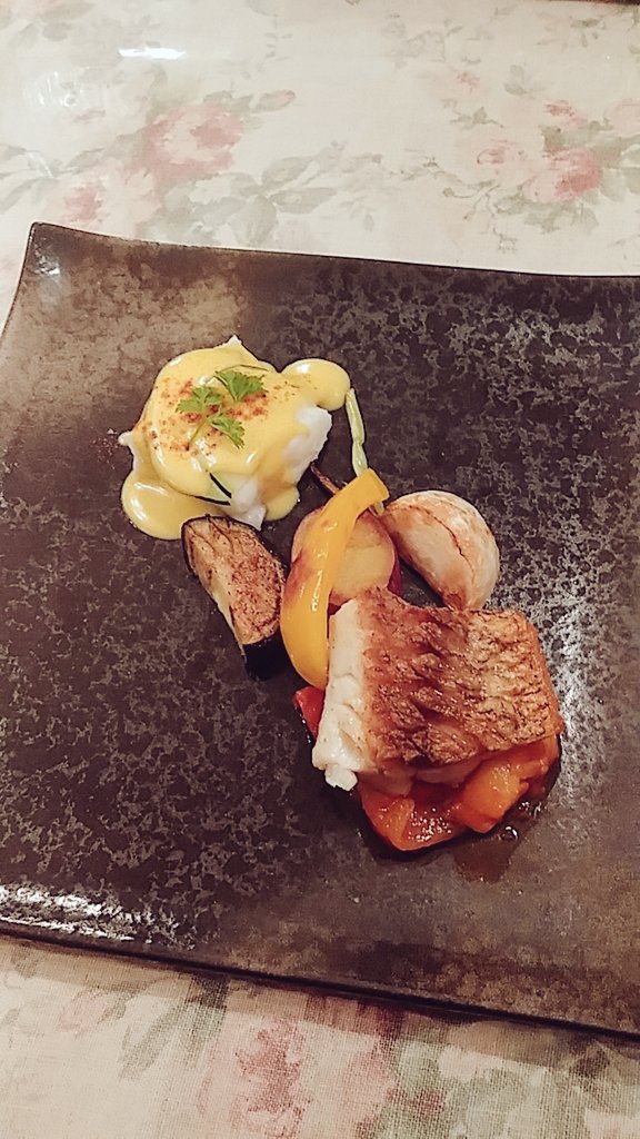 mi02118588's tweet photo. 高級だから中々行けないかな😅
次は記念日に行きたい🤍🍴
それを励みにまた明日から頑張ろう😂 https://t.co/FR57w185wp