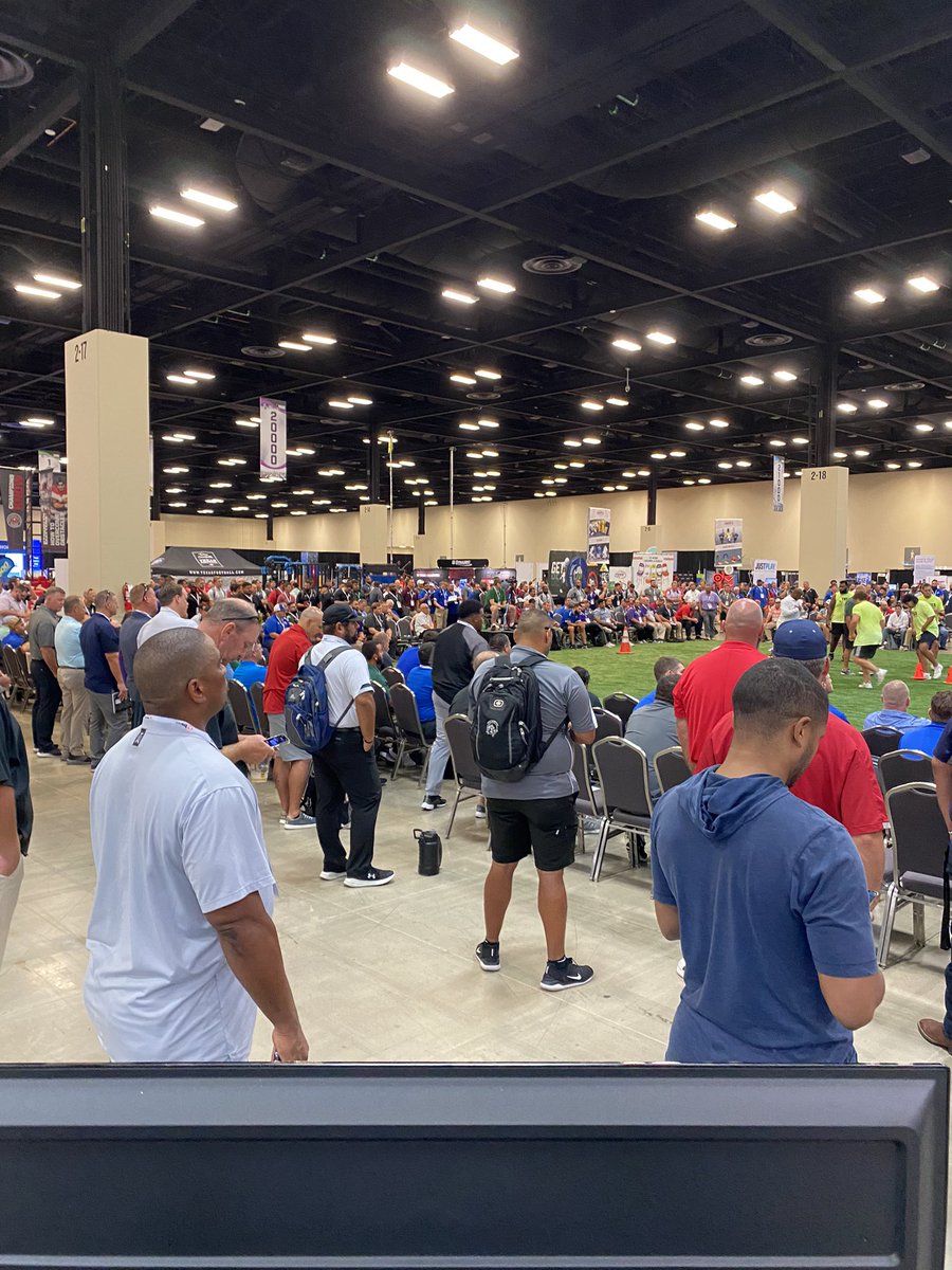 Good stuff over here by the <a href="/Wardbord_/">Wardbord - Football Systems 🏈</a> booth at the <a href="/THSCAcoaches/">THSCA</a> clinic!