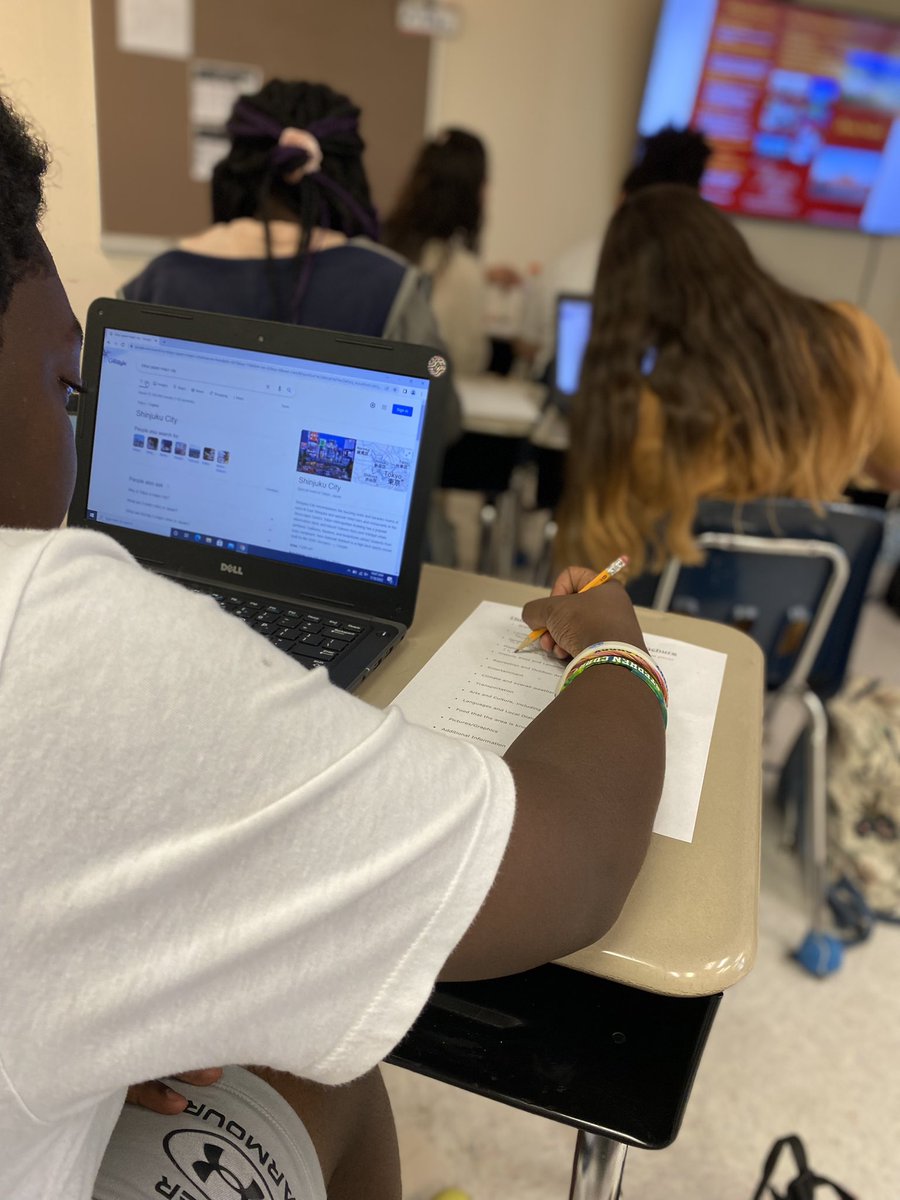 DecaturMiddle_Berlin tweet media