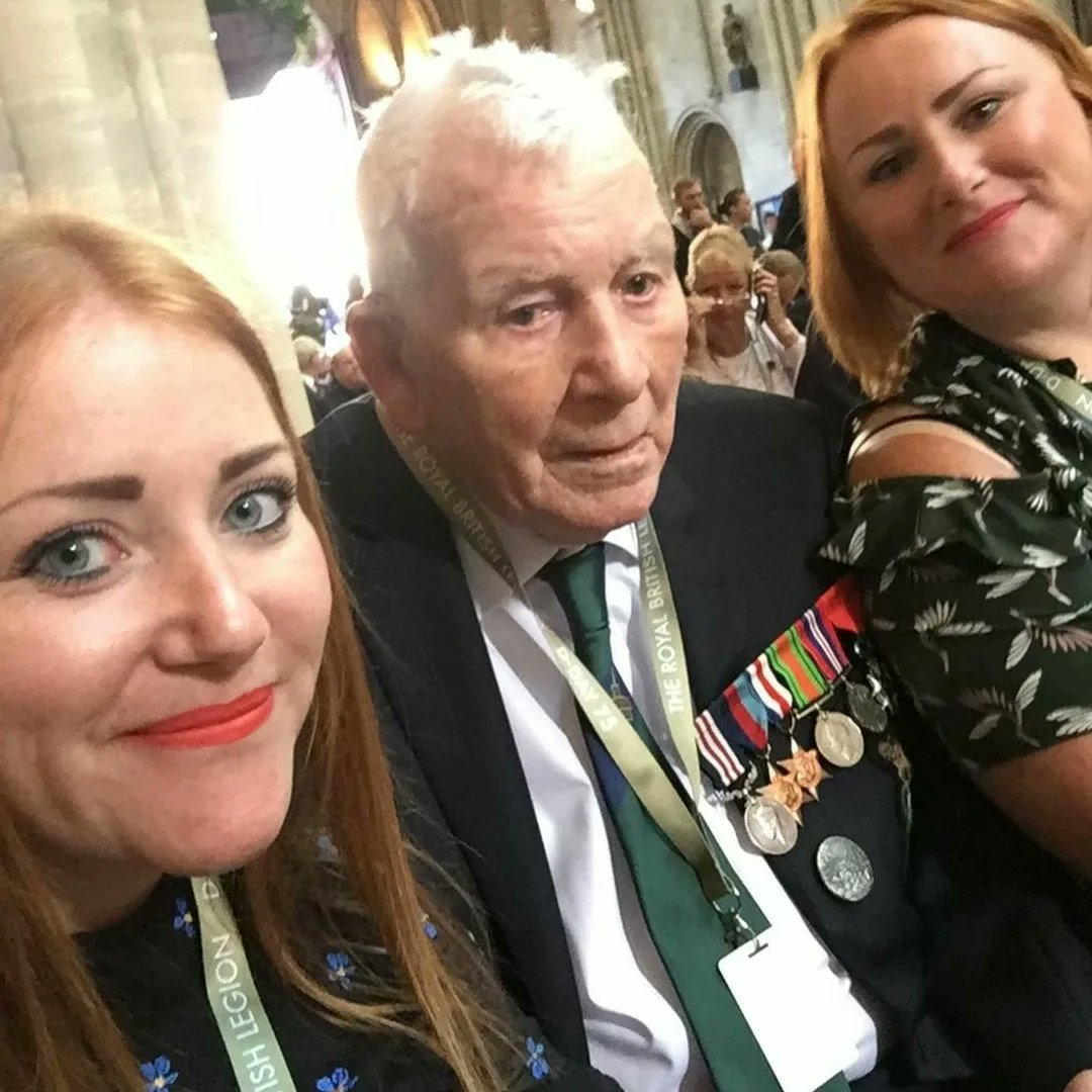 47_commandos's tweet photo. Happy 99th birthday to Mark Packer #47RMC #dday and #Walcheren hero who was given the Military Medal for his bravery. Many happy returns ππ https://t.co/PZ3F0Q7xL8