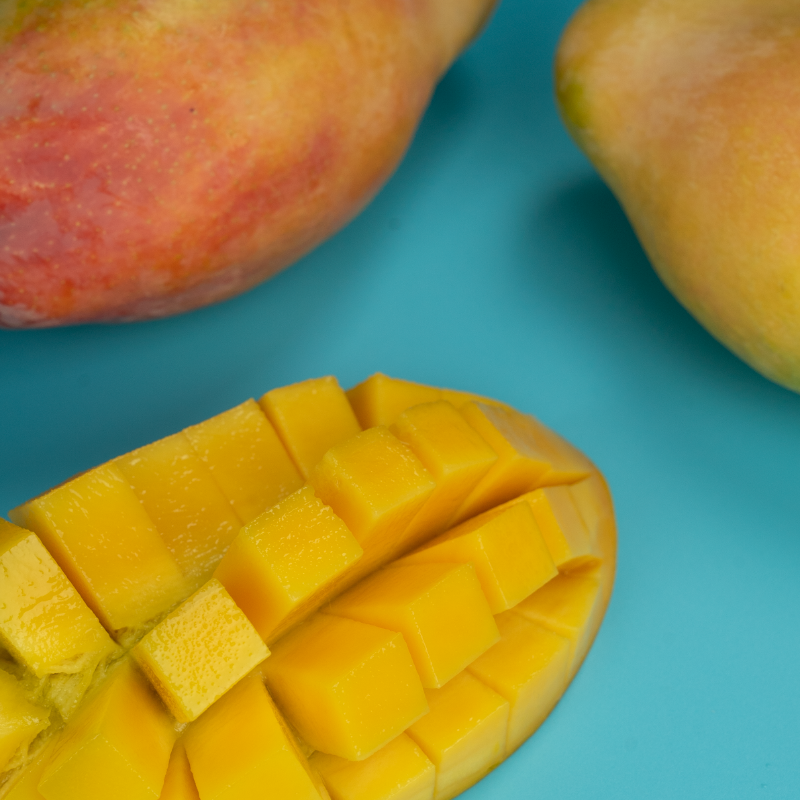 SpecialtyProd's tweet photo. California Mango season has started but its a short one so don't miss out! Valencia pride mangoes have a smooth and creamy texture with sweet tropical notes. #specialtyproduce #mangoes #delicious #tropicalfruit