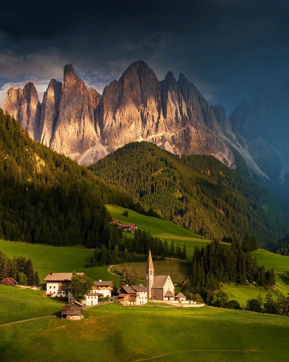 travly's tweet image. Italy