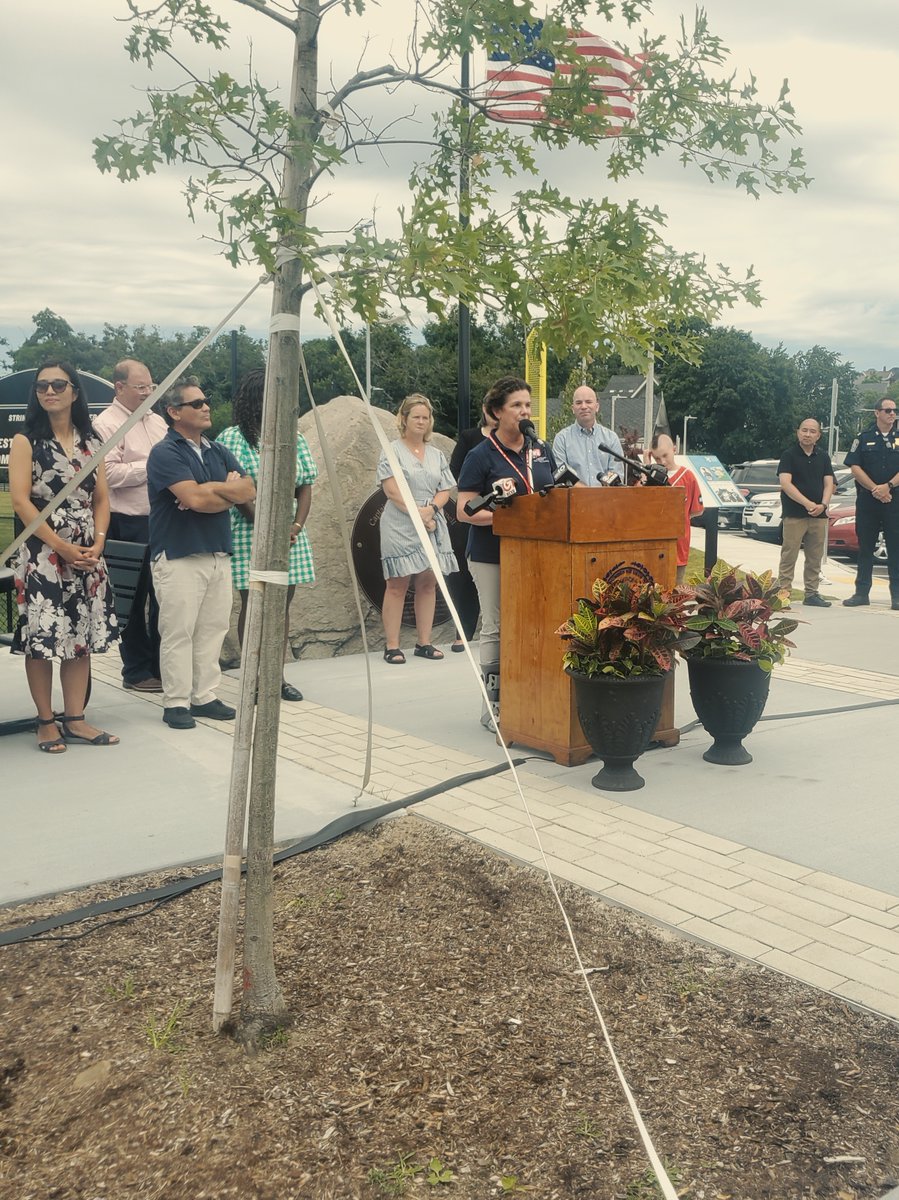 CorpsNewEngland's tweet photo. Congratulations again to our very own Sheila Warren and the New England #SilverJackets team on a wonderful achievement! #McConnellPark
Our #HighWaterMark project will re-establish legacy High Water Mark on publicly visible and publicly owned infrastructure in the #Boston area. https://t.co/30n0BxtXjE