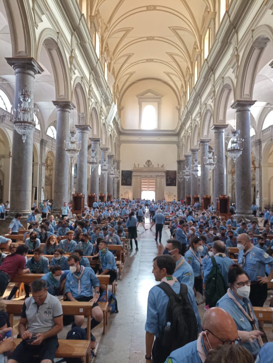 Il ritrovo di Scout e Guide da tutta Italia ora presso la chiesa di Santa Croce a #Palermo per prepararsi al corteo e alla veglia in via d’Amelio a trentanni dalle stragi di mafia. 
#memoriaoperante #borsellino #falcone #scautismo