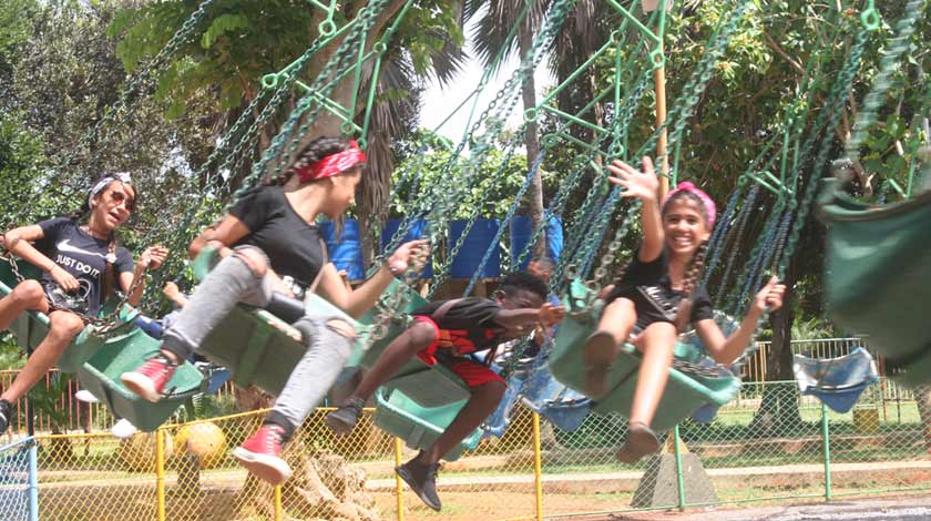 El parque infantil Los Caballitos de #Artemisa acogió ayer a los niños para celebrar su día con ofertas de diferentes tipos y con el placer de disfrutar de la felicidad y la alegría de los niños allí reunidos. #CubaEsAmor #CubaPorLaPaz <a href="/NapolesYury/">Yury Vargas Nápoles</a> <a href="/ernestoyudreane/">Ernesto Y. Rodriguez Linares</a> <a href="/YordanDecoro/">Yordan Decoro</a>